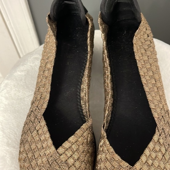 Steven by Steve Madden Women's Metallic Gold Woven Low Heel Shoes – Size 9 - Picture 7 of 7